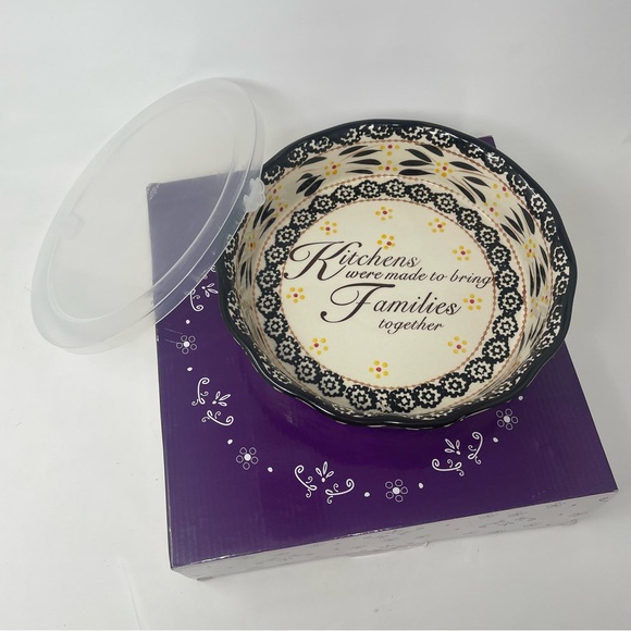 TempTations Kitchen Temptations By Tara Old World Pie Plate 9 With